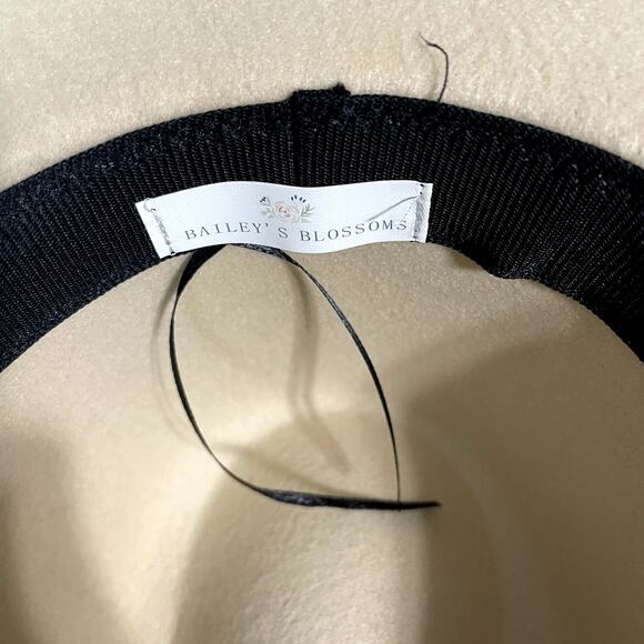 Bailey's Blossoms Felt Wide Brim Fedora‎ Hat Tan with Ribbon Band - Size Adult - Picture 4 of 7
